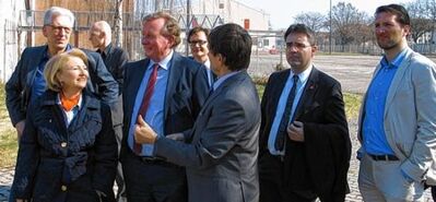 SPD auf Mannheim-Tour (v.l.): Götz, Heberer, Schmiedel, Hummel (abgewandt), Fulst-Blei und BImA-Vertreter Memmeler. Dahi